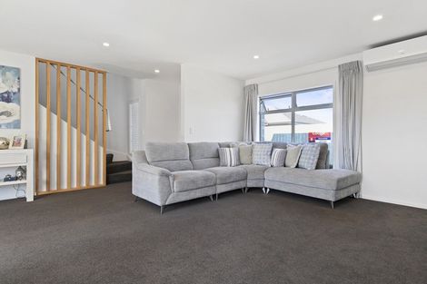 Photo of property in 2/12 Faber Place, Rototuna North, Hamilton, 3281