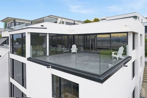 Photo of property in 11b Inverness Lane, Redcliffs, Christchurch, 8081