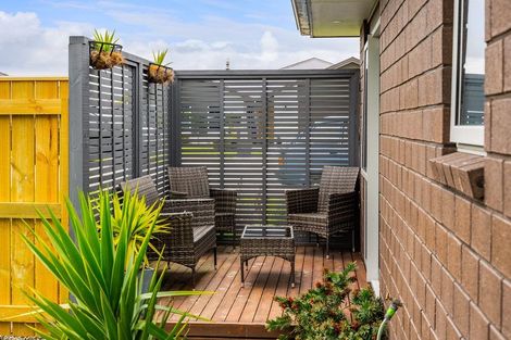 Photo of property in 1 Routhan Way, Carterton, 5713