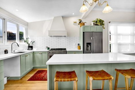 Photo of property in 67 Govett Avenue, Frankleigh Park, New Plymouth, 4310