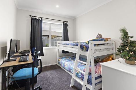 Photo of property in 1 Routhan Way, Carterton, 5713