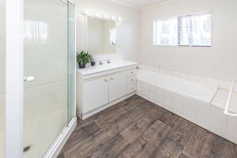 Photo of property in 2 Saint Helens Place, Tawhero, Whanganui, 4501