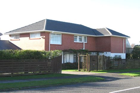 Photo of property in 2 Sea Spray Drive, Bucklands Beach, Auckland, 2012