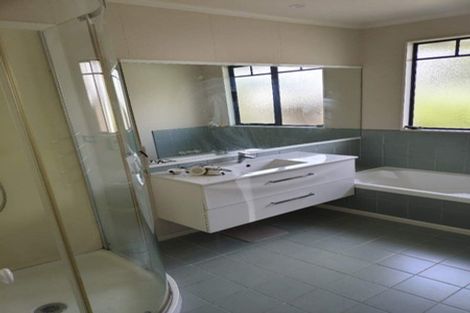 Photo of property in 6 Stewart Gibson Place, Manurewa, Auckland, 2105