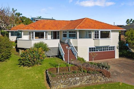 Photo of property in 42 Evelyn Road, Cockle Bay, Auckland, 2014