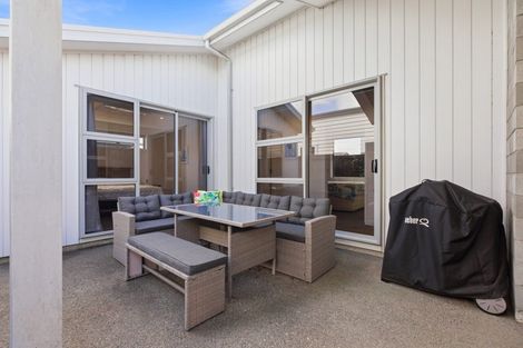 Photo of property in 9 Pimelea Street, Papamoa Beach, Papamoa, 3118