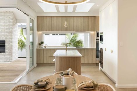 Photo of property in 206 Ranginui Road, Welcome Bay, Tauranga, 3175