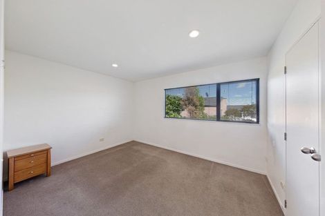 Photo of property in 9 Spalding Rise, Golflands, Auckland, 2013