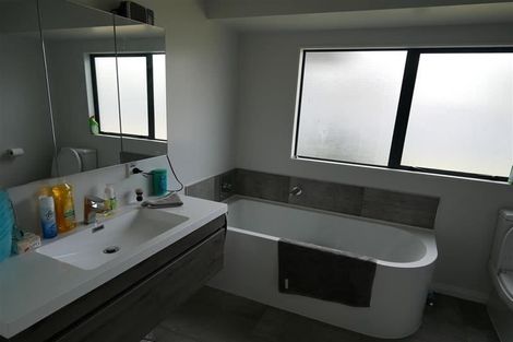 Photo of property in 53a Willis Road, Papakura, 2110