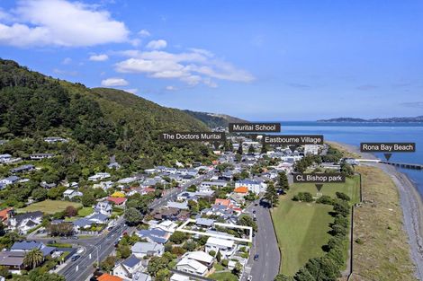 Photo of property in 25 Marine Parade, Eastbourne, Lower Hutt, 5013