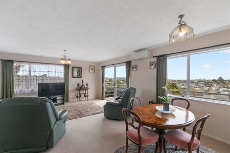 Photo of property in 29 Athena Drive, Totara Vale, Auckland, 0629