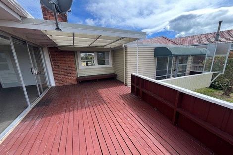 Photo of property in 63 Litten Road, Cockle Bay, Auckland, 2014