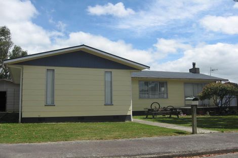 Photo of property in 11 Totara Place, Pahiatua, 4910