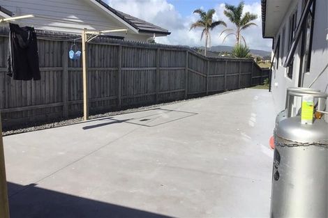 Photo of property in 25 O'farrell Drive, One Tree Point, 0118