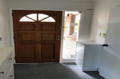 Photo of property in 7 Puawai Place, Northcote, Auckland, 0627