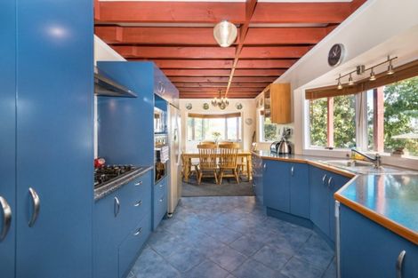 Photo of property in 18 Waari Avenue, Sunnyvale, Auckland, 0612