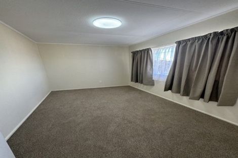 Photo of property in 1/15 Mcleod Road, Henderson, Auckland, 0612