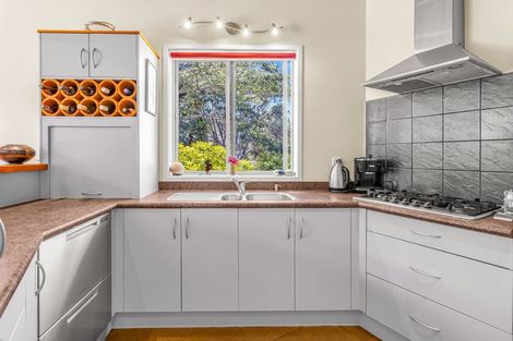 Photo of property in 93 Tarapatiki Drive, Whitianga, 3510