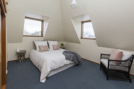 Photo of property in 33 Dovedale Avenue, Ilam, Christchurch, 8041