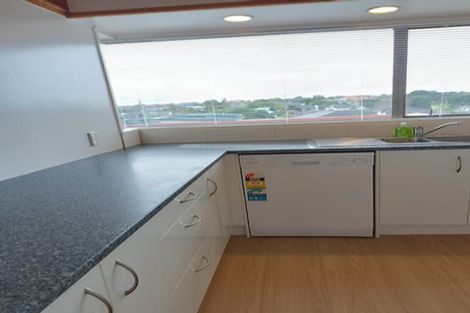 Photo of property in 34b Mark Edward Drive, Half Moon Bay, Auckland, 2012