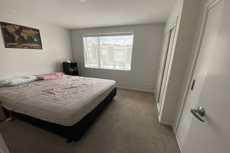 Photo of property in 6 Folkes Lane, New Lynn, Auckland, 0600