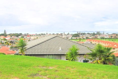 Photo of property in 18 Orewa Heights Crescent, Orewa, 0931