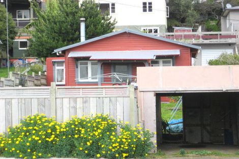 Photo of property in 5 Harbour Street, Moturoa, New Plymouth, 4310