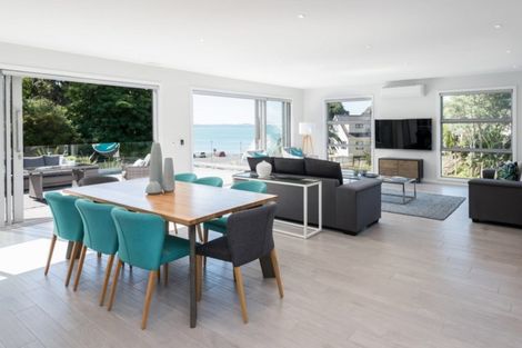 Photo of property in 208 Mellons Bay Road, Mellons Bay, Auckland, 2014