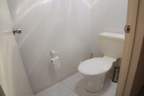 Photo of property in 18 Matilda Place, Weymouth, Auckland, 2103