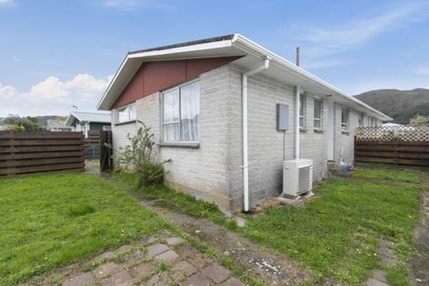 Photo of property in 252a Wellington Road, Wainuiomata, Lower Hutt, 5014