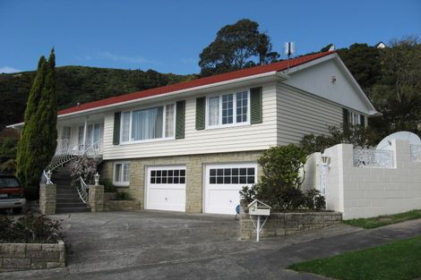 Photo of property in 2 Chanel Grove, Waterloo, Lower Hutt, 5011