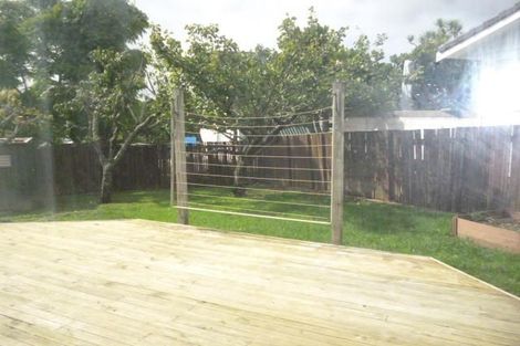 Photo of property in 18 Maroubra Place, Botany Downs, Auckland, 2010