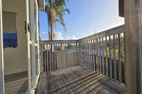 Photo of property in 2/24 Wylie Avenue, Sunnynook, Auckland, 0620