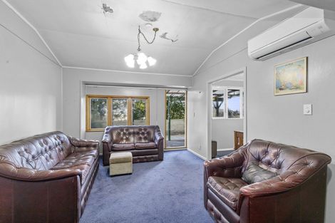 Photo of property in 2 Gurney Road, Kelson, Lower Hutt, 5010
