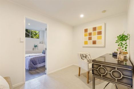Photo of property in 2/595 Glenfield Road, Totara Vale, Auckland, 0629