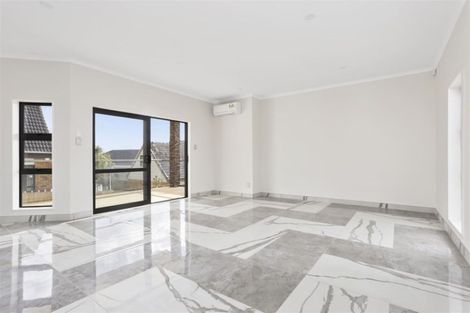 Photo of property in 4225b Great North Road, Glendene, Auckland, 0602