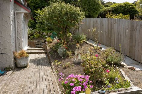 Photo of property in 20 Adderley Terrace, Ravensbourne, Dunedin, 9022