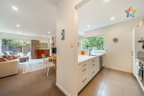 Photo of property in 2 Tiketike Way, Brooklyn, Wellington, 6021