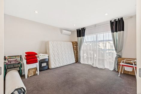 Photo of property in 75 San Valentino Drive, Henderson, Auckland, 0612