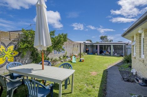 Photo of property in 4 Colenso Place, Otaki Beach, Otaki, 5512