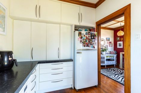 Photo of property in 16 Bulteel Street, New Plymouth, 4310