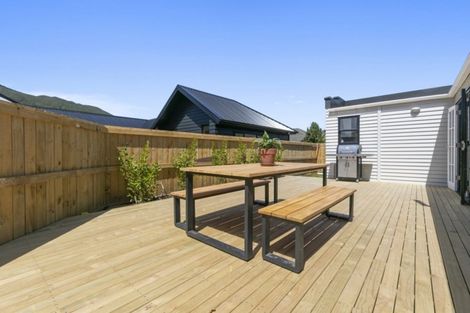 Photo of property in 9b Fergusson Street, Waterloo, Lower Hutt, 5011