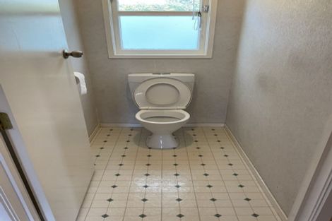 Photo of property in 64 Taikata Road, Te Atatu Peninsula, Auckland, 0610