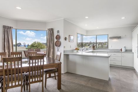 Photo of property in 35a Kauri Road, Stanmore Bay, Whangaparaoa, 0932