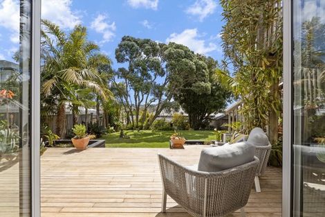 Photo of property in 105 Kowhai Road, Mairangi Bay, Auckland, 0630