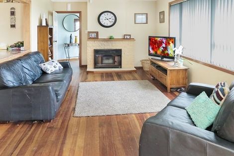 Photo of property in 39 Chatsworth Crescent, Pakuranga Heights, Auckland, 2010