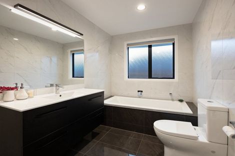 Photo of property in 15 Miharo Crescent, Flagstaff, Hamilton, 3210