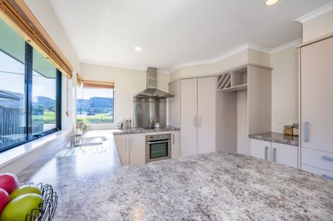 Photo of property in 24 Pinehill Crescent, Trentham, Upper Hutt, 5018