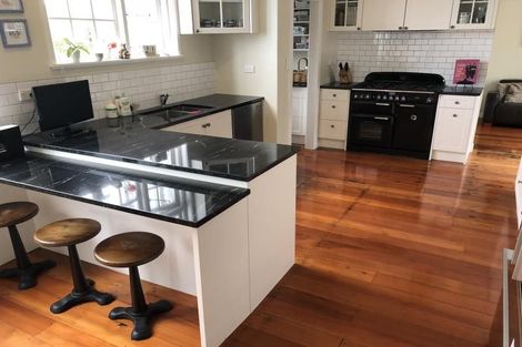 Photo of property in 9 Wadestown Road, Wadestown, Wellington, 6012