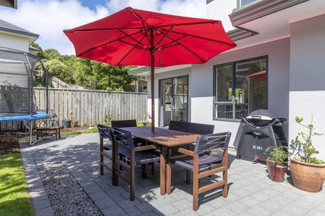 Photo of property in 203 Westchester Drive, Churton Park, Wellington, 6037